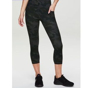 RBX Capri leggings camo dark gray size medium